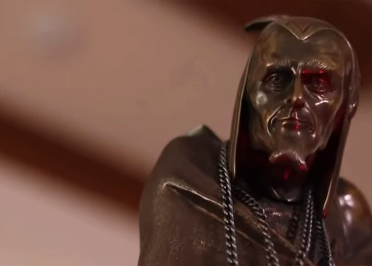 Мефистофель представлен как образ, вдохновляющий абитуриентов РАНХиГС