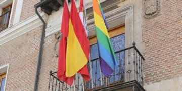 Un juge espagnol condamne le placement de drapeaux LGBT