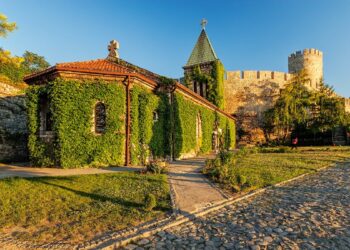 ДА ХРИСТУ И НЕБЕСКОЈ СРБИЈИ, НЕ „НАТО ПРАЈДУ“ И КУЛТУРИ СМРТИ