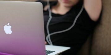 Parents sound the alarm about transgender propaganda among Russian children