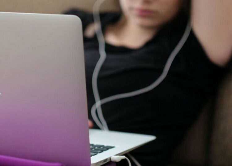 Parents sound the alarm about transgender propaganda among Russian children