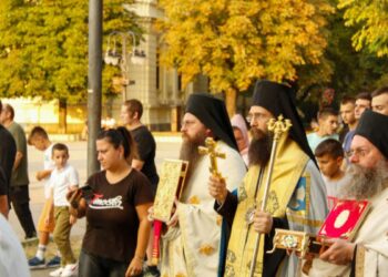 ЕПИСКОП ИЛАРИОН: НЕ ОСУЂУЈЕМО ЉУДЕ, ВЕЋ ГРЕХ, ЛАЖ И ОБМАНУ