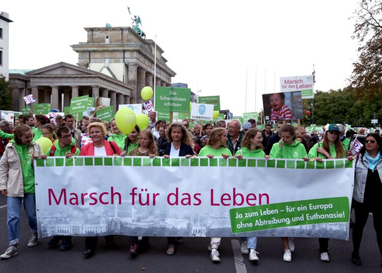 Marsch für das Leben 2022: 4000 Teilnehmer im Zentrum Berlins