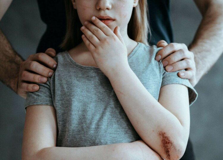 Педофилия, испанский министр по вопросам равенства и битва за образование