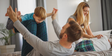 Studie zeigt: Kinder bekommen macht konservativer