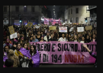 „МОЈЕ ТЕЛО – МОЈ ИЗБОР” ИТАЛИЈАНИ МАРШИРАЛИ ДА БИ ЗАШТИТИЛИ ПРАВО НА АБОРТУС