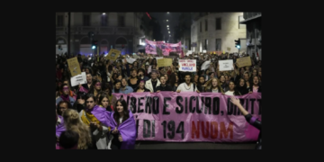 „МОЈЕ ТЕЛО – МОЈ ИЗБОР” ИТАЛИЈАНИ МАРШИРАЛИ ДА БИ ЗАШТИТИЛИ ПРАВО НА АБОРТУС