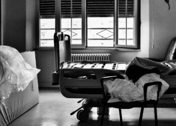 Ausstellung über das Ende des Lebens Livorno