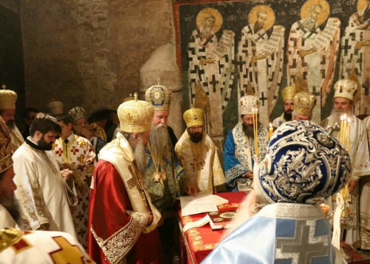 ПАТРИЈАРХ СРПСКИ Г. ПОРФИРИЈЕ УСТОЛИЧЕН У ПЕЋКОЈ ПАТРИЈАРШИЈИ