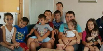 ПОРОДИЦА ФИЛИЋ ДОБИЛА ДВАНАЕСТО ДЕТЕ, МАЛОГ МЕТОДИЈА КРСТИЋЕ ИГУМАН ХИЛАНДАРА МЕТОДИЈЕ