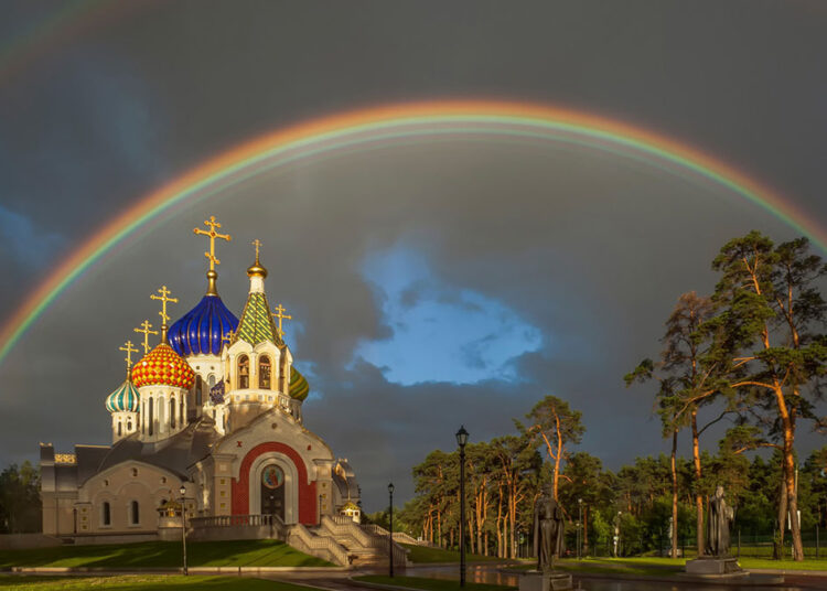 ПУТИН ПОТПИСАО ПАКЕТ ЗАКОНА О ЗАБРАНИ ЛГБТ ПРОПАГАНДЕ