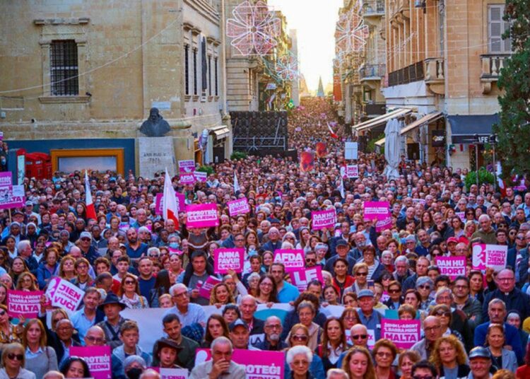 МАЛТА: 20.000 ЉУДИ НА ПРОТЕСТУ ПРОТИВ АБОРТУСА