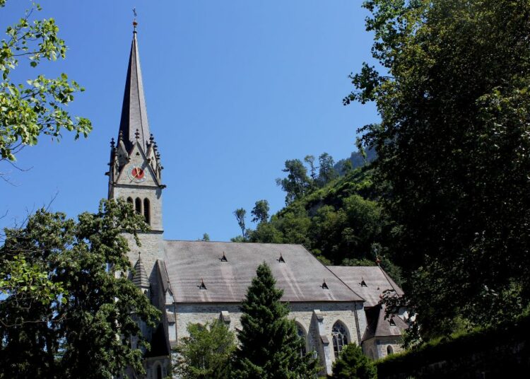Zeichen gegen „Homo“-Ehe: Liechtensteiner Erzbischof sagt traditionellen Parlamentsgottesdienst ab