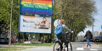 Polnische Stadt ersetzt Anti-LGBT-Resolution durch Antidiskriminierungserklärung angesichts drohender EU-Sanktionen