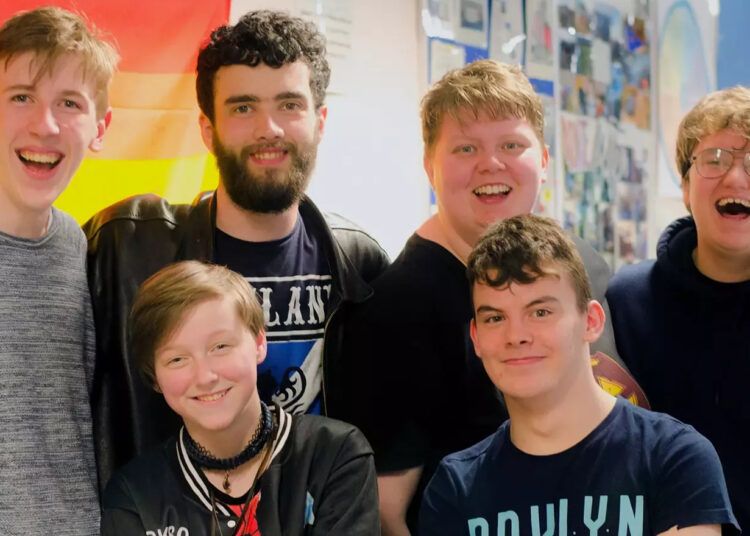 LGBT-Jugenorganisation wendet sich an Polizei, weil sie Grooming bei Mitarbeitern vermutet