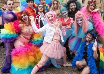USA: Gesetz von Nebraska sieht vor, dass Besuch einer Drag-Show für Personen unter 19 Jahren eine Ordnungswidrigkeit darstellt