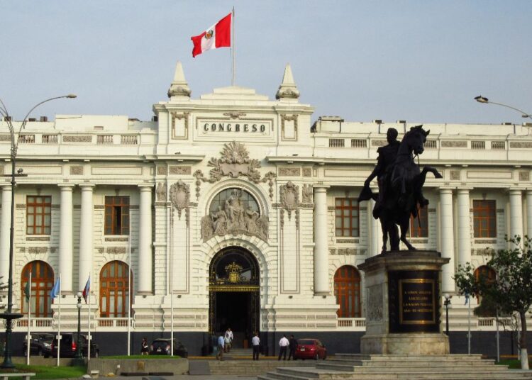 Peru rejects “gay marriage”