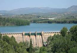 Gli Avvocati Cristiani chiedono la demolizione della diga di Sichar in quanto “le vestigia franchiste”.