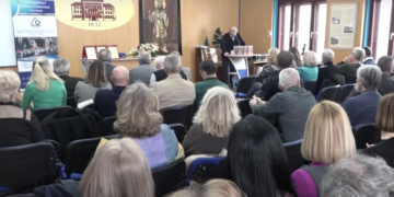 МИНИСТАР ПРОСВЕТЕ ИЗАБРАО: УМЕСТО НА СКУП О ШКОЛСТВУ, ДОШАО НА КОНЦЕРТ ФОЛК ЗВЕЗДE