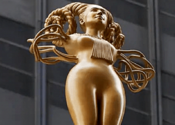 Se erigen estatuas demoníacas en Nueva York