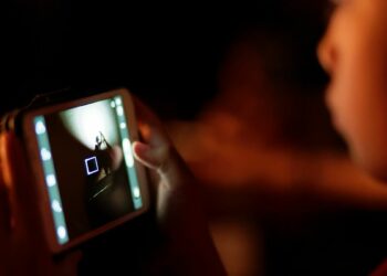 Frankreich will Jugendlichen Pornokonsum durch digitales Zertifikat erschweren