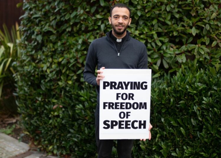 UK censorship zones: Catholic priest charged with praying outside abortion clinic