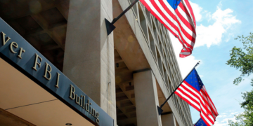 Une fuite interne du FBI présente des documents qui font l’effet d’une bombe, montrant la surveillance d’une cathédrale latine « radicale ».