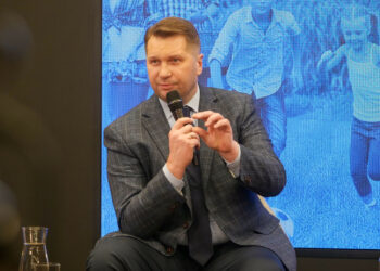 Ministro de Educación polaco: el aumento del suicidio infantil se debe a la ideología de género