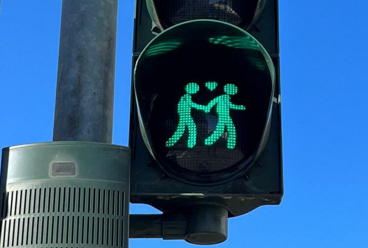 Saarbrücken bekommt Ampelpärchen mit gleichgeschlechtlichen Paaren; abgesegnet von CDU-Oberbürgermeister