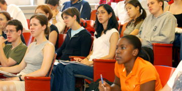 California: Insegnante definisce razzista la grammatica corretta