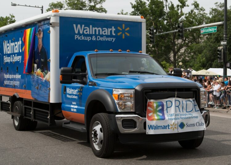 walmart orgoglio lgbt