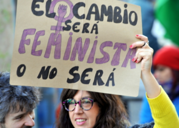 La campagne espagnole pour l’égalité, qui comporte des images explicites de femmes ayant des rapports sexuels, doit être retirée