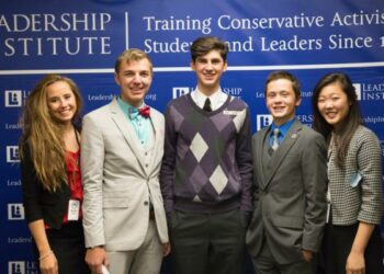 I giovani conservatori negli Stati Uniti: non sono la minoranza di sfavoriti che i media vogliono che siano