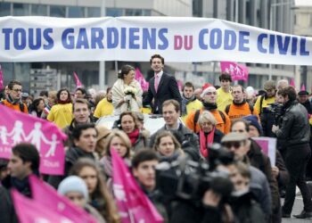 La “Manif pour tous” diventa “Unione delle famiglie”