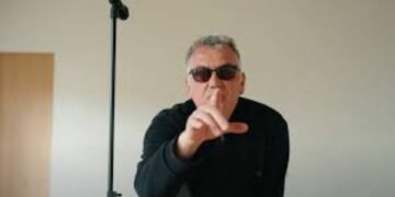 КО НАМ ТО КРАДЕ ДЕЦУ ОД НАС САМИХ?