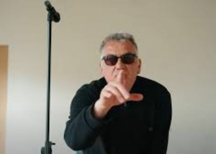 КО НАМ ТО КРАДЕ ДЕЦУ ОД НАС САМИХ?