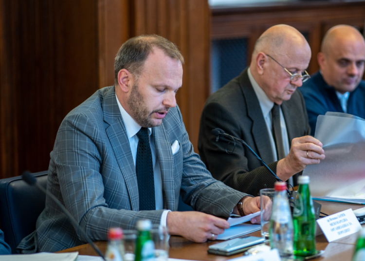 ИЛУЗИЈА РОДНЕ ИДЕОЛОГИЈЕ