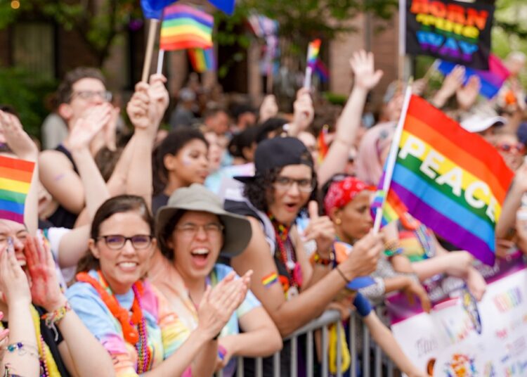 Die Forderung nach offener Unterstützung: LGBT-Aktivismus und der Kampf um ideologische Fahnen