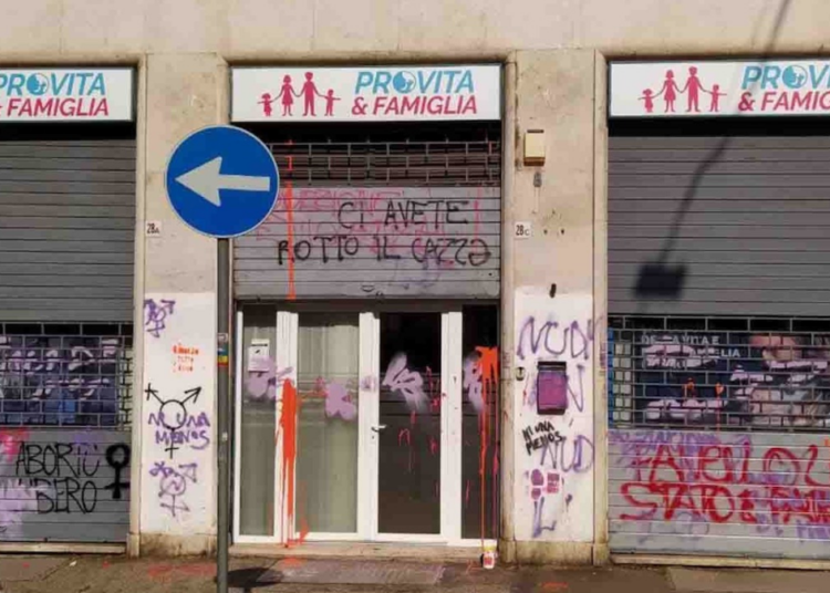 LGBT-Intoleranz: Gewalttätiger Vorfall bei der Pro-Life-Gruppe in Rom