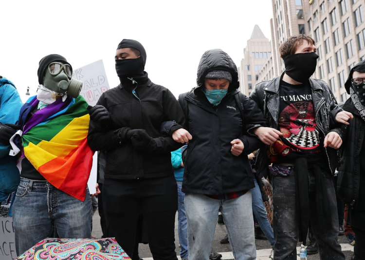 Pride Day protests at Glenoaks Elementary ignite controversy on LGBTQ+ education