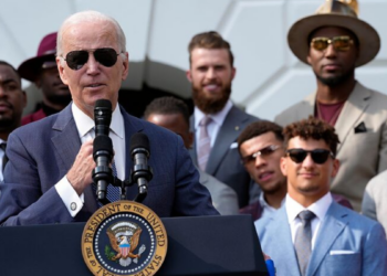 Il kicker della NFL usa la visita alla Casa Bianca per sottolineare la sua posizione a favore della vita.