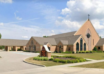 ОХАЈО: СВЕШТЕНИК ПОД НАПАДОМ ТРАНСАКТИВИСТА ЗБОГ ОДБРАНЕ ХРИШЋАНСКЕ ВЕРЕ