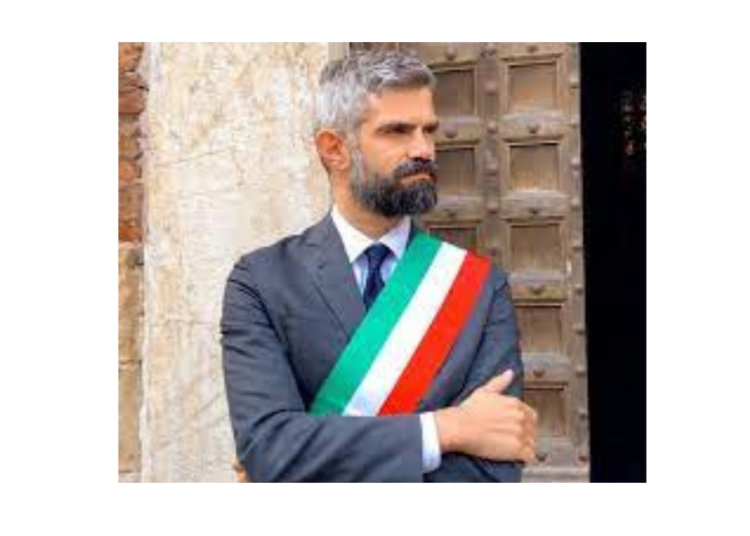 Il Sindaco di Piombino rivendica la sua difesa al gender fluid e a tutte le altre aberrazioni Lgbt