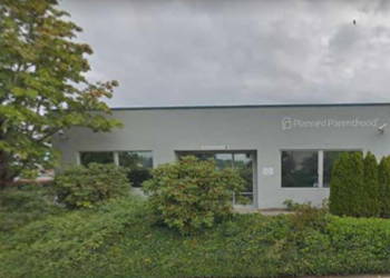 КЛИНИКА ЗА АБОРТУС ЗВАЛА ХИТНУ ПОМОЋ ЗБОГ ПОВРЕДЕ МАТЕРИЦЕ