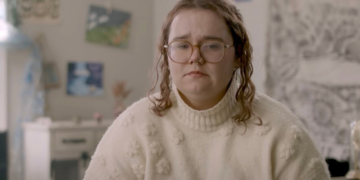 Una mujer demanda daños por el proceso de transición de género