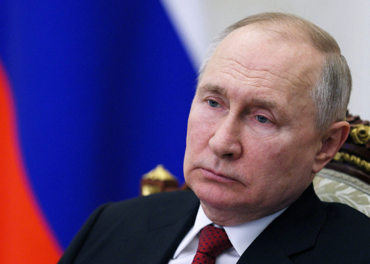 La nuova legge russa vieta gli interventi di transizione di genere