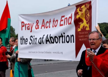 Attivisti pro-famiglia violentemente aggrediti in Irlanda