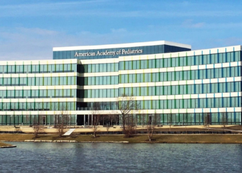 КРИТИКЕ АМЕРИЧКОЈ АКАДЕМИЈИ ЗА ПЕДИЈАТРИЈУ ЗБОГ ОДОБРАВАЊА ЏЕНДЕР ТРЕТМАНА ЗА ДЕЦУ