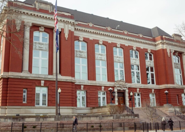 Il giudice del Missouri autorizza il divieto di interventi e trattamenti transgender per i minori