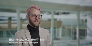 L’audizione della Commissione Giudiziaria della Camera fa luce sulla natura sperimentale degli interventi chirurgici di “conferma del genere” e sui rischi per i pazienti.